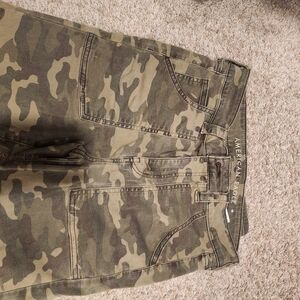 American Eagle Outfitters Camo NEXT LEVEL STRETCH Jeans